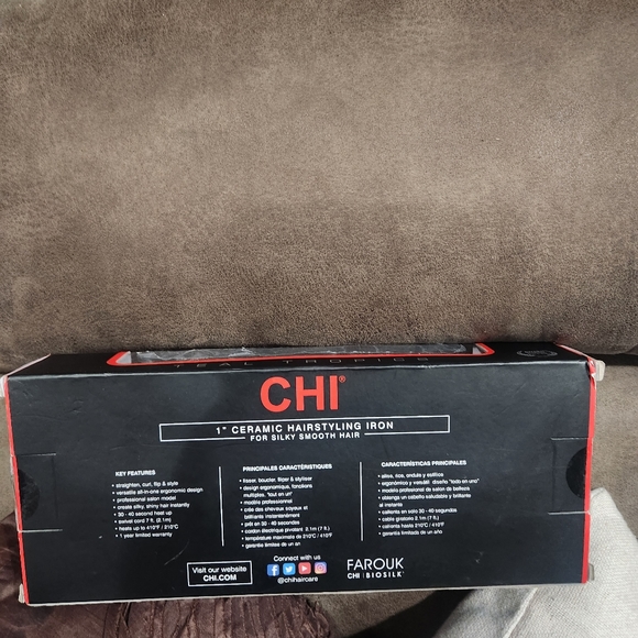 CHI 1" Ceramic Hairstyling Iron - Picture 3 of 6